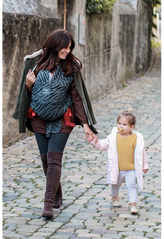 Manduca Sling Zebra detail